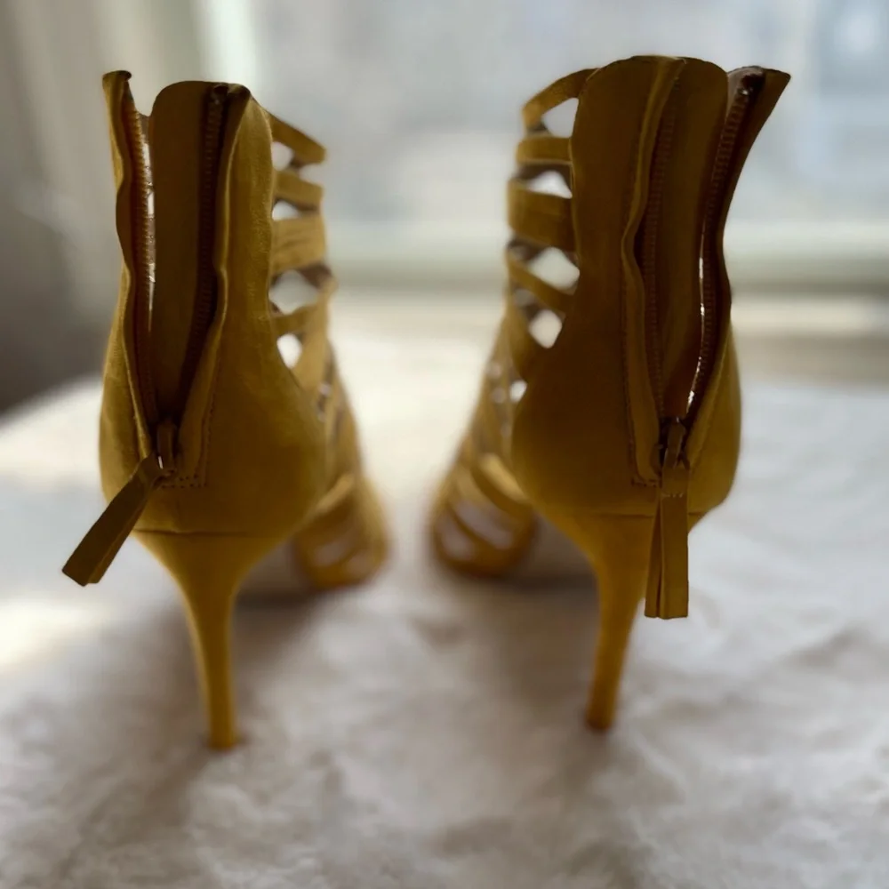 Zara womens yellow suede open toe booties size 10/41 - Picture 2 of 5